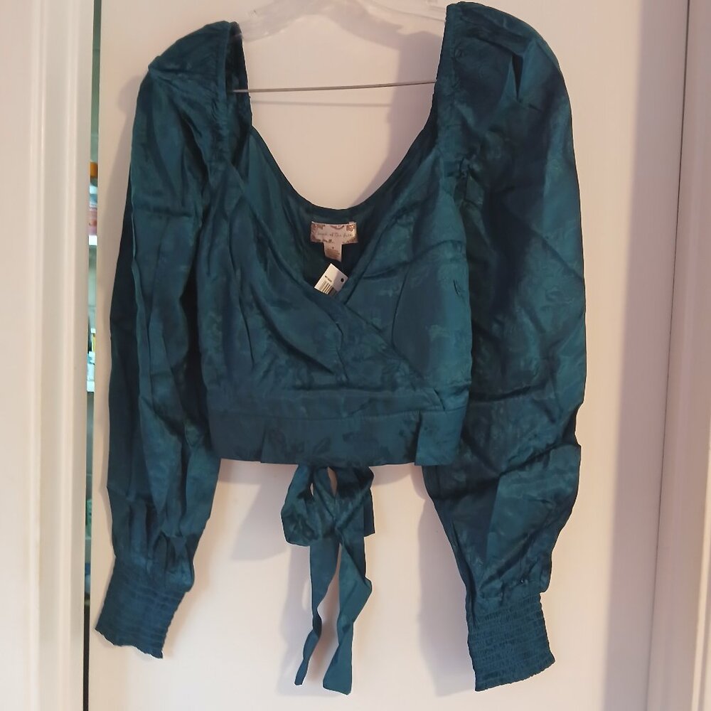 Band of the Free Women's Camille Crossover Crop Top SZ M NWT Teal - Picture 1 of 13
